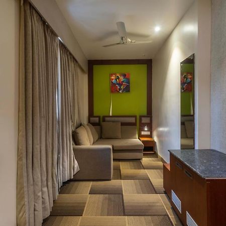 Club Central Bolpur Bagian luar foto