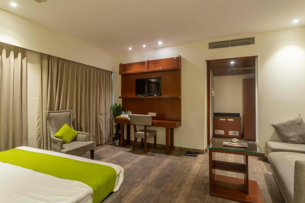 Club Central Bolpur Bagian luar foto
