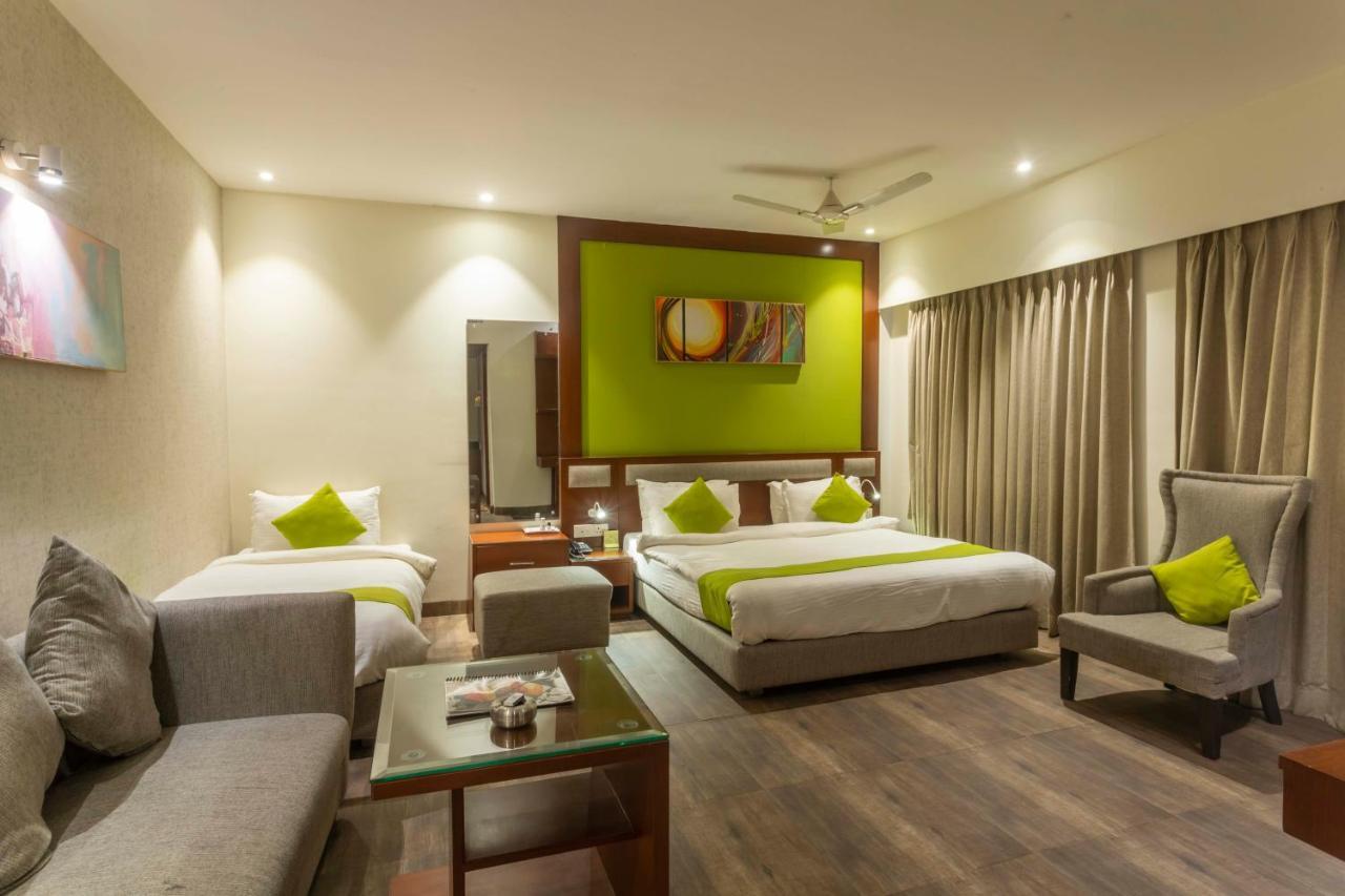 Club Central Bolpur Bagian luar foto