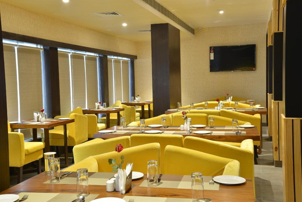 Club Central Bolpur Bagian luar foto
